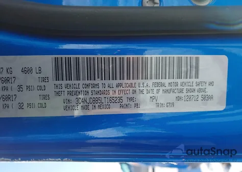 2020 Jeep Compass Latitude 4X4 z USA, uszkodzony, nr VIN 3C4NJDBB5LT165235